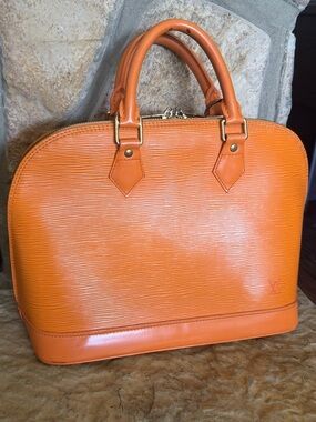 Louis Vuitton Epi Leather Alma Tote Handbag Dome Purse Mandarin Orange Vintage